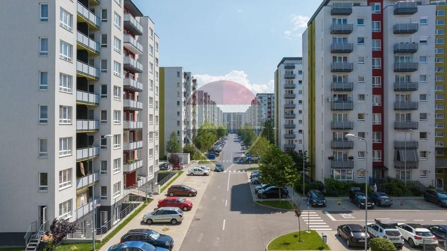 Apartament cu 3 camere decomandat, mobilat în Avantgarden