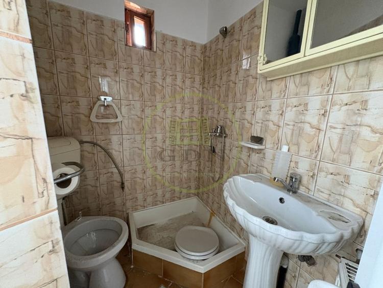 Casă individuală cu 5 camere cu Canalizare în Valea Rosie