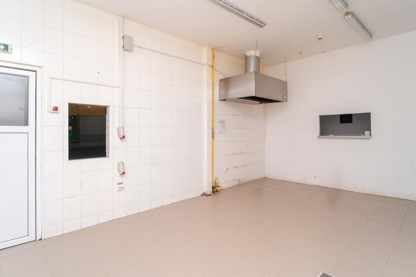 Spațiu comercial, de 45 mp, în Baza 3