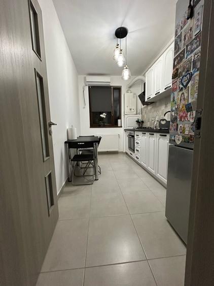 Apartament cu 2 camere decomandat în Roșu
