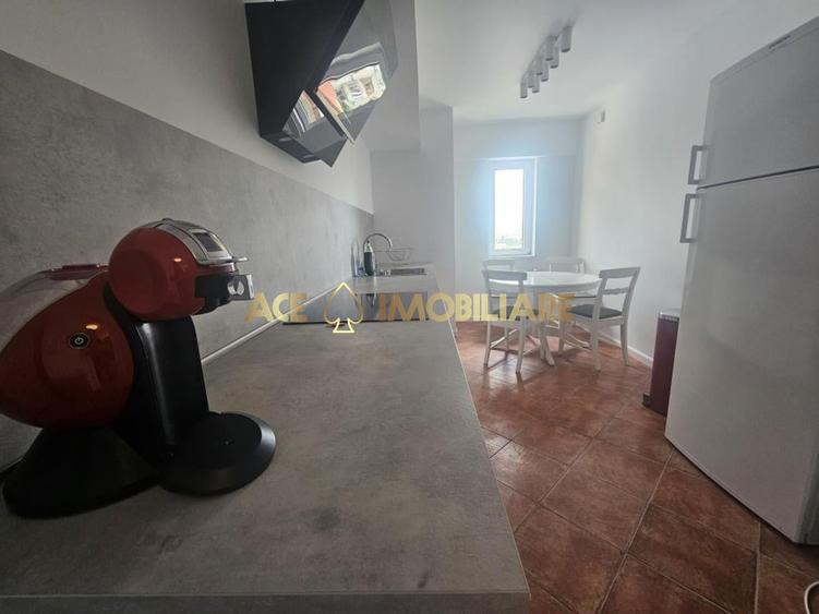 Apartament cu 4 camere decomandat, mobilat în Decebal