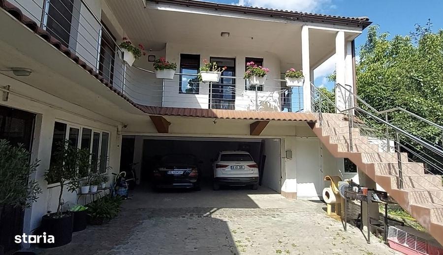 Casă cu 4 camere în Central