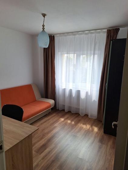 Apartament cu 3 camere decomandat în Dosu Bricii