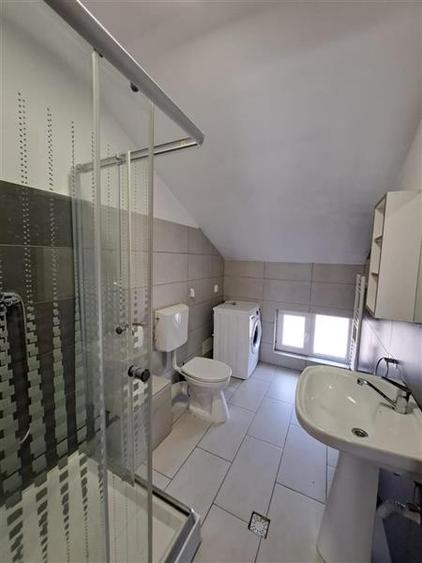 Apartament cu 2 camere semidecomandat, mobilat în Bulgaria