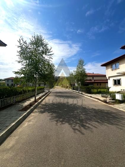 Casă individuală cu 5 camere cu Canalizare în Corbeanca