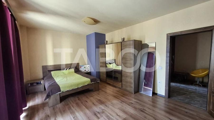 Apartament cu 3 camere decomandat în Turnișor