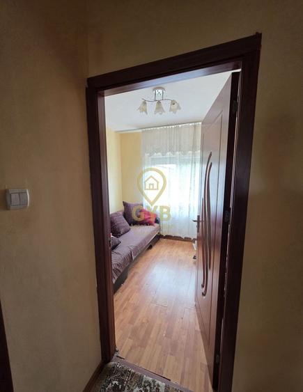 Apartament cu 4 camere decomandat, mobilat în Central