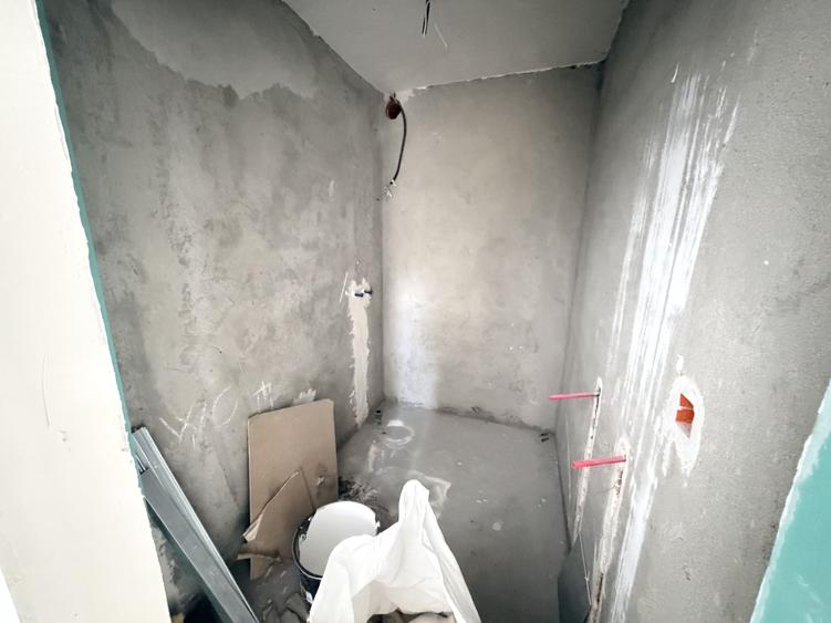 Duplex cu 4 camere cu Canalizare în Exterior Sud