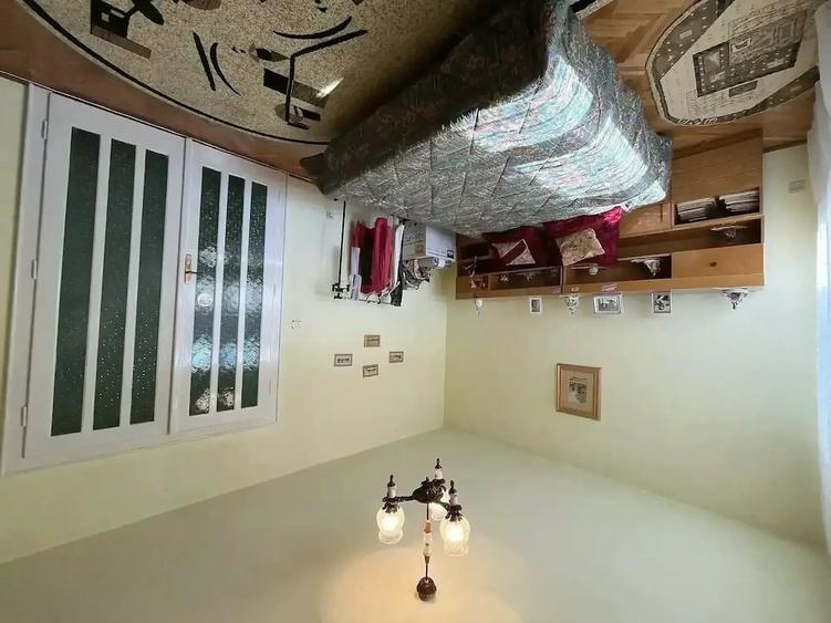 Casă cu 6 camere cu Teren 471 Mp în Central