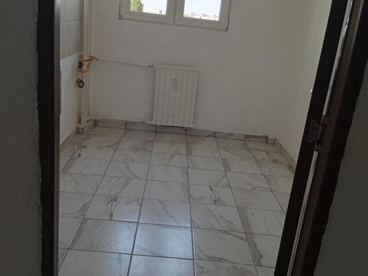 Apartament cu 2 camere semidecomandat în Fundeni