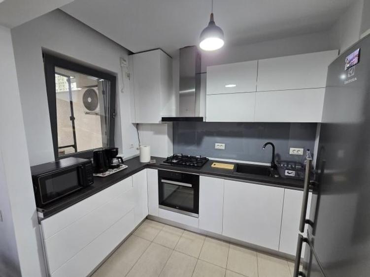 Apartament cu 2 camere semidecomandat, mobilat în Pantelimon