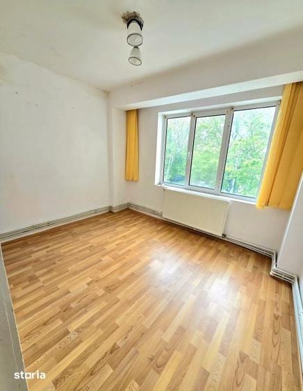 Apartament cu 4 camere în Central