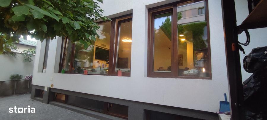 Casă cu 5 camere cu Teren 124 Mp în Grivița