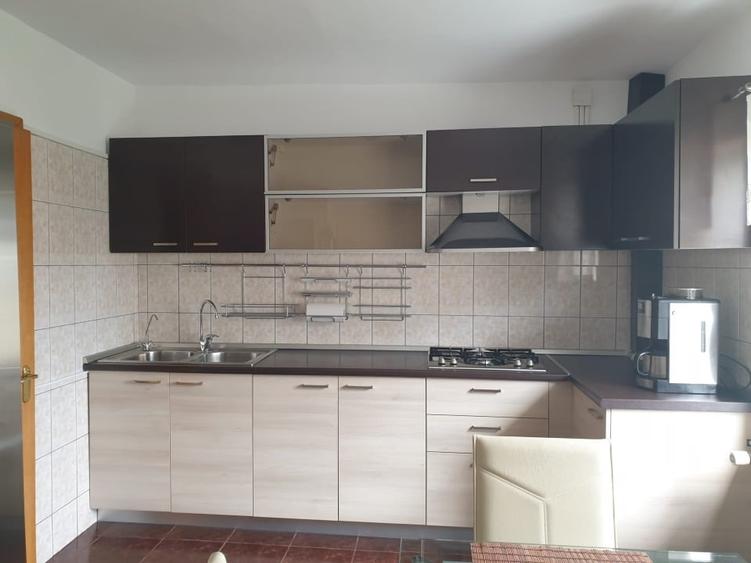 Apartament cu 4 camere, mobilat în Nerva Traian