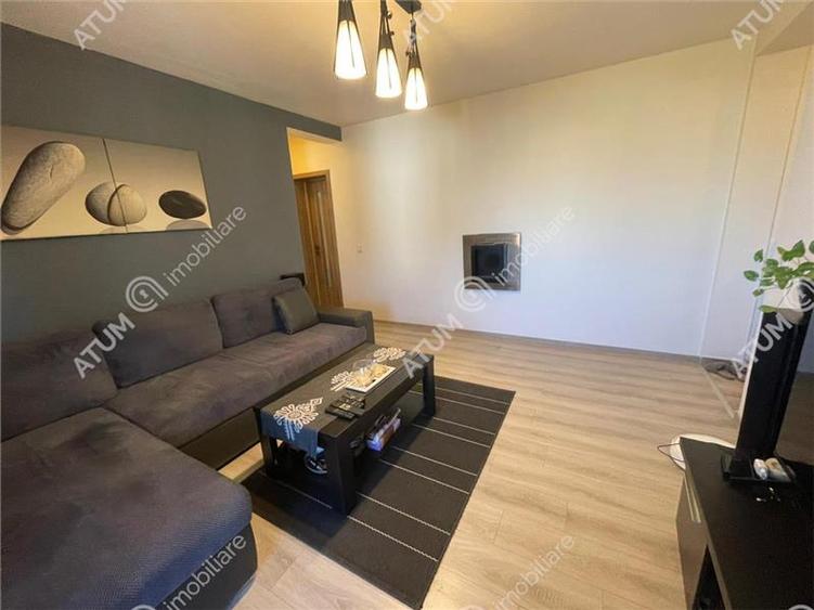 Apartament cu 2 camere semidecomandat, mobilat în Șelimbăr