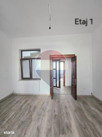 Apartament cu 6 camere semidecomandat în Ultracentral