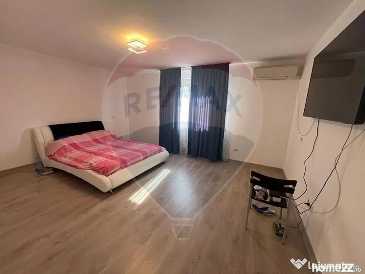 Casă cu 4 camere cu Teren 300 Mp în Central