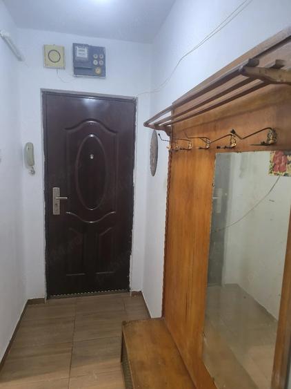 Apartament cu 2 camere semidecomandat în Gemenii