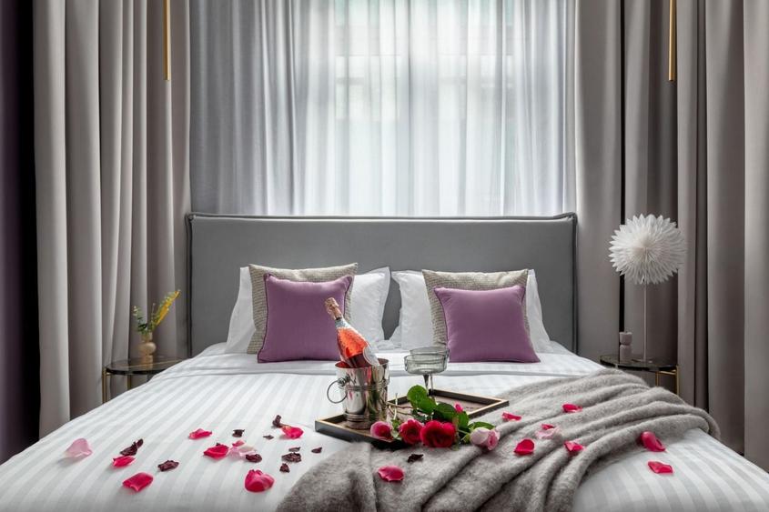 Apartament cu 3 camere în P-ța Universității