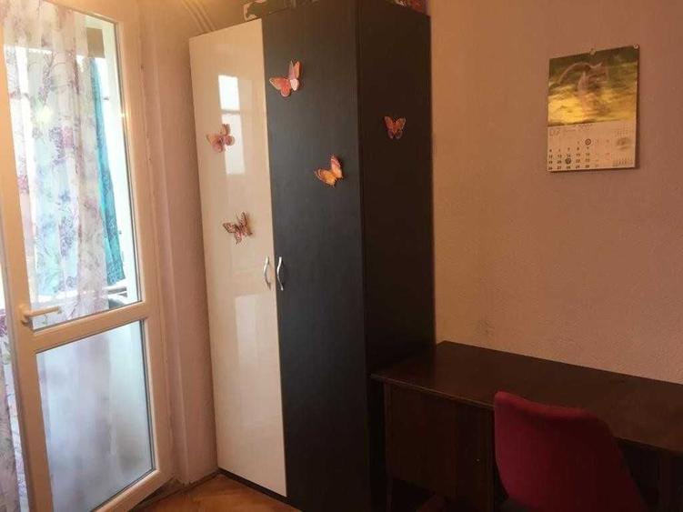 Apartament cu 4 camere decomandat în Stana