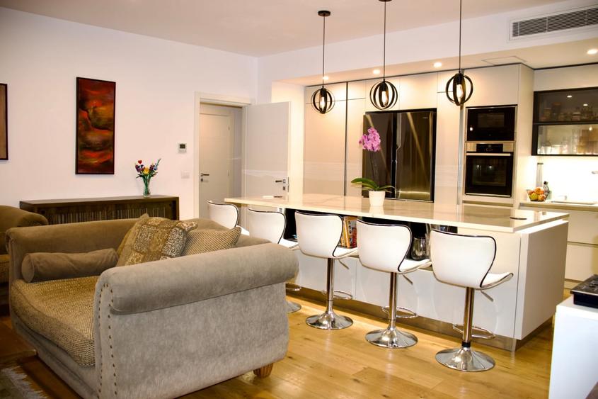 Apartament cu 3 camere decomandat în Kiseleff