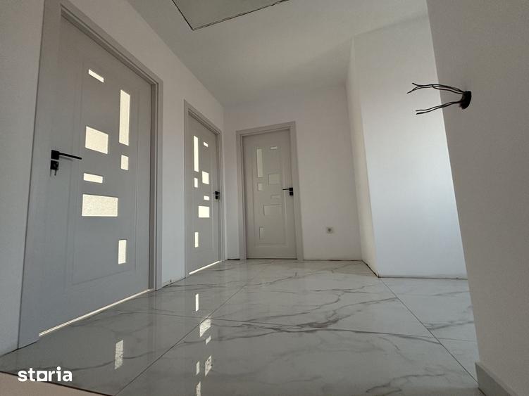 Casă cu 3 camere cu Canalizare în Central