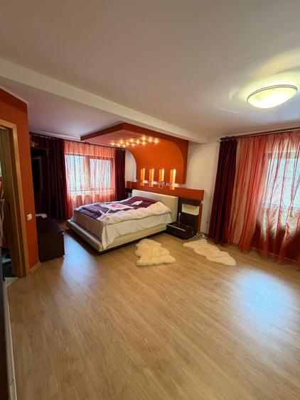 Casă cu 6 camere cu Canalizare în Cioplea