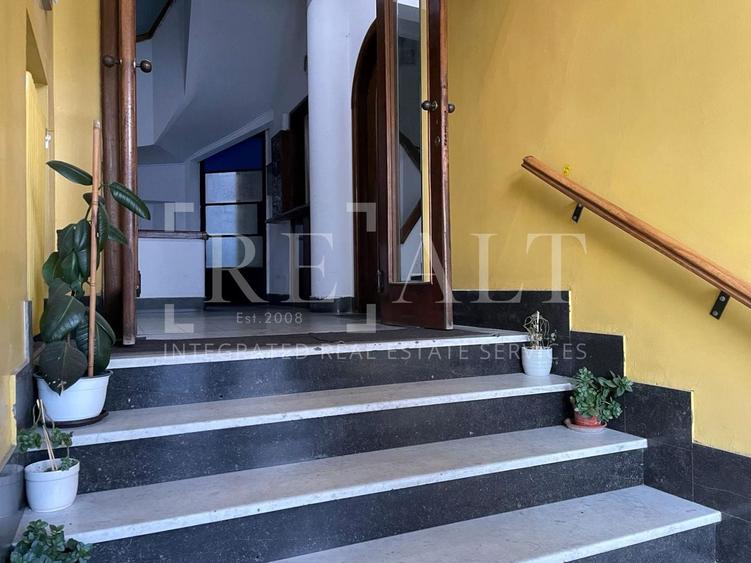 Apartament cu 2 camere semidecomandat în Armeneasca