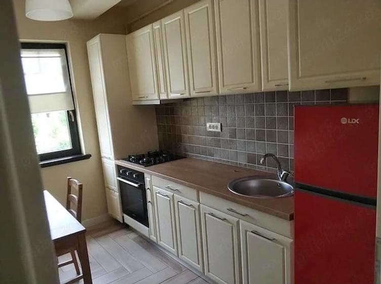 Apartament cu 2 camere semidecomandat în Dumbrăvița