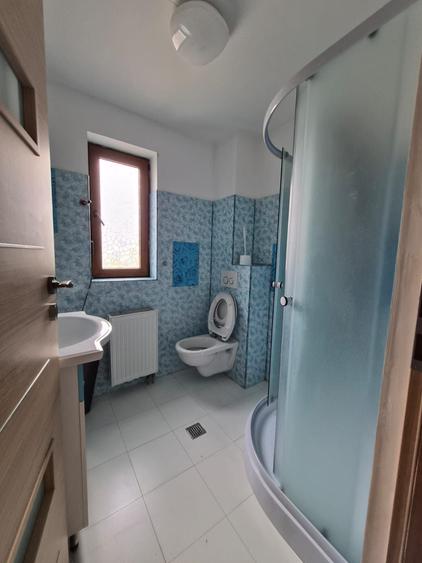 Casă cu 4 camere cu Teren 120 Mp în 1 Decembrie