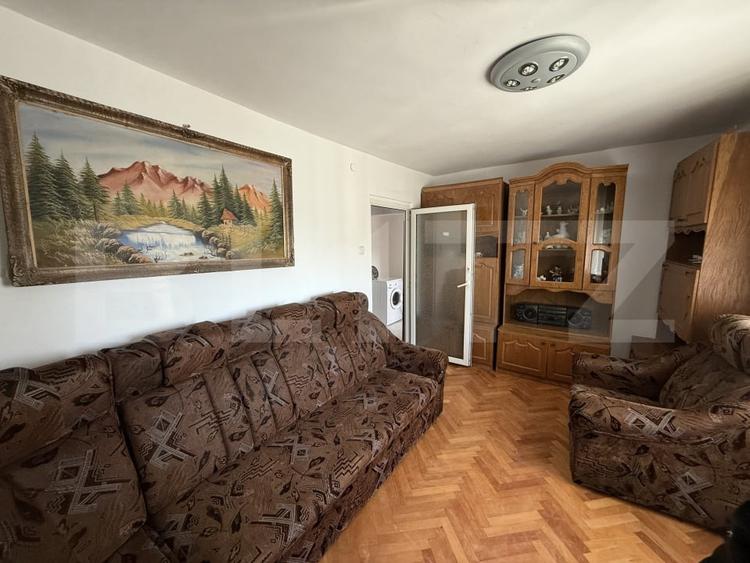 Apartament 3 camere, 55 mp, zona Micro 4 - 2