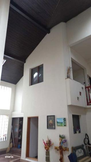 Casă cu 4 camere cu Teren 2500 Mp în Moțăieni