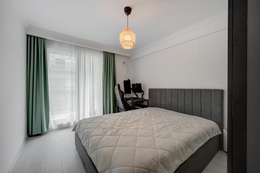Apartament cu 3 camere decomandat în Titan