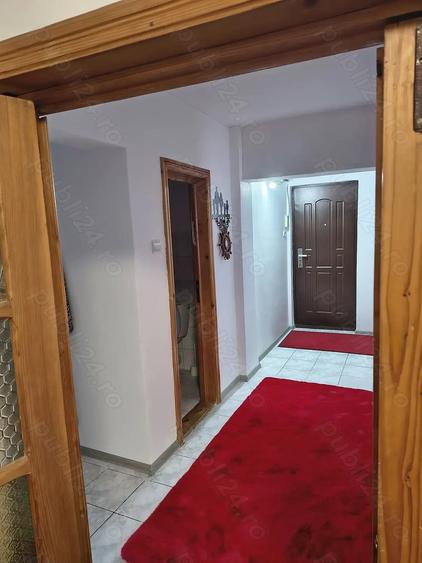Apartament cu 4 camere decomandat în Central