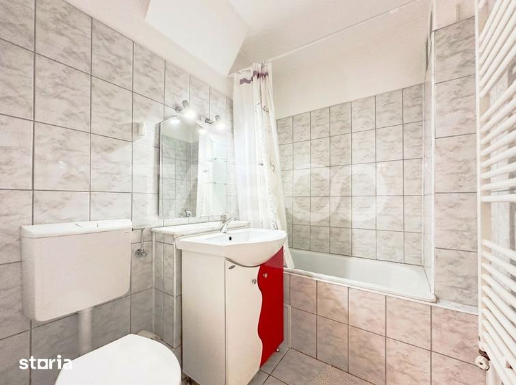 Apartament cu 4 camere semidecomandat în Micro 4