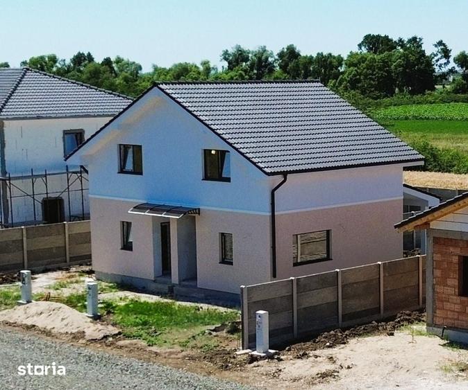 Casă cu 2 camere cu Teren 267 Mp în Remetea Mare