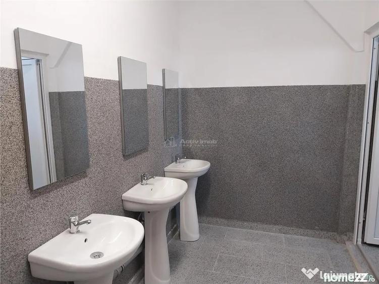Casă cu 20 camere cu Teren 300 Mp în Central