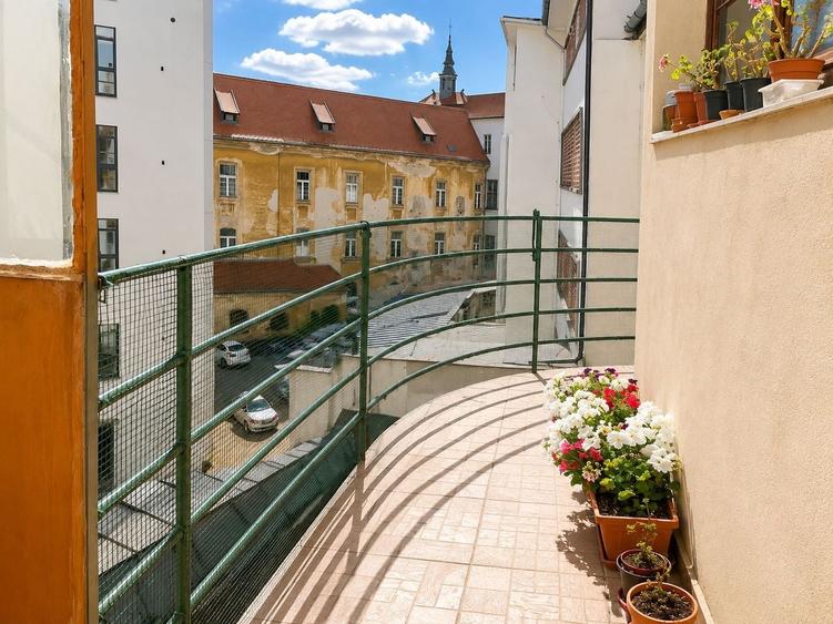Apartament ultramodern cu 2 camere in cladire istorica - Piata Victoriei - 22