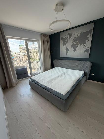 Apartament cu 3 camere semidecomandat în P-ța Romană