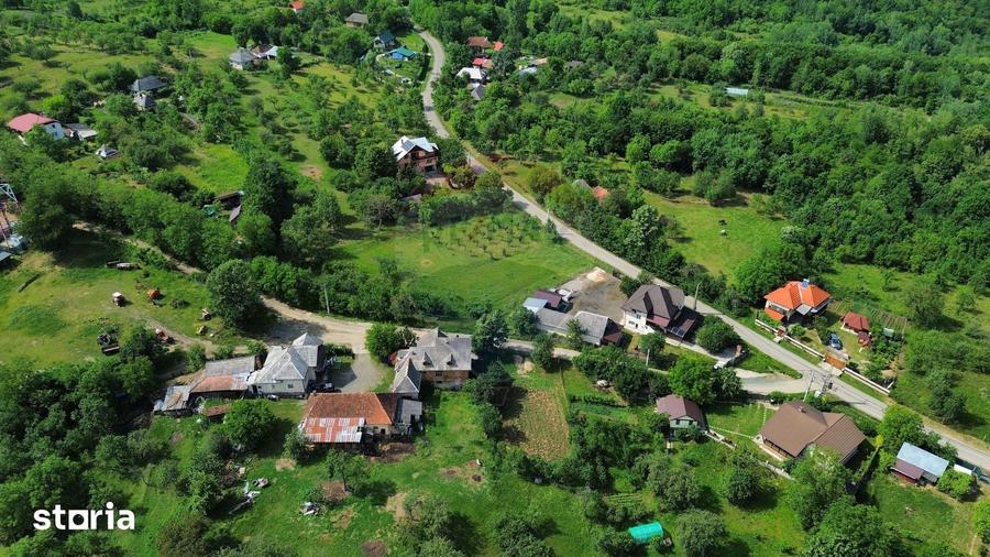 Casă cu 2 camere cu Teren 450 Mp în Coltău
