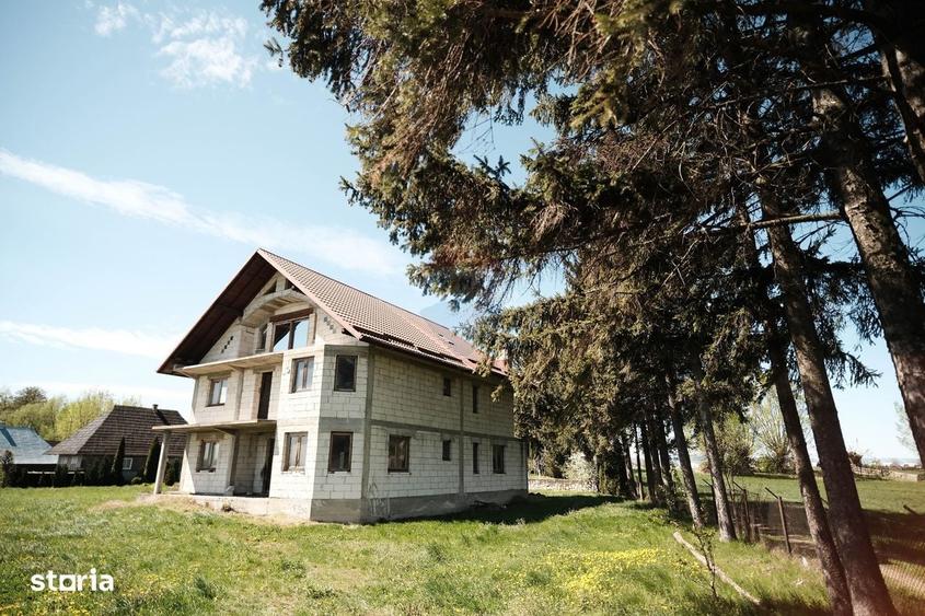 Casă cu 4 camere cu Teren 1674 Mp în Frătăuții Vechi