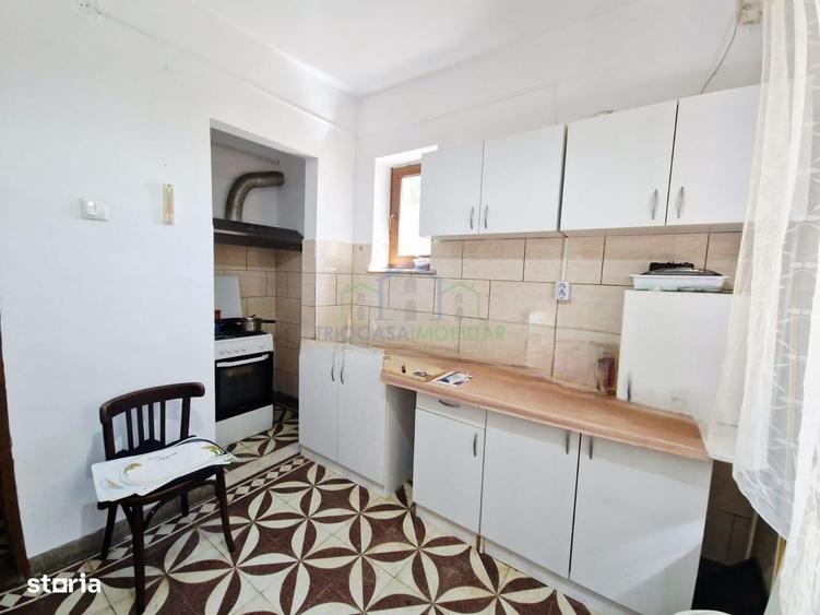 Casă cu 4 camere în Ungureni