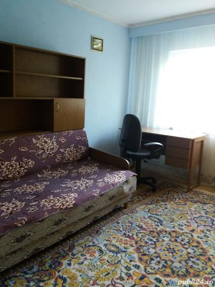 Apartament cu 3 camere decomandat în Eremia