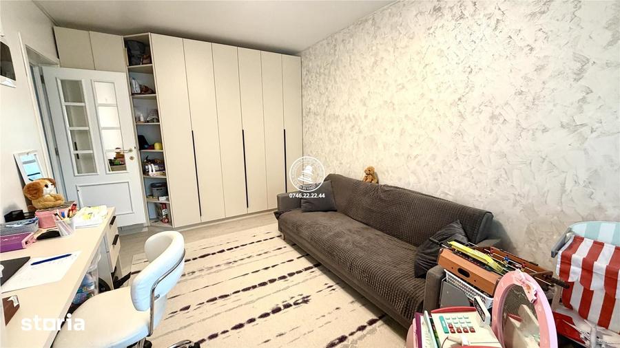 Casă cu 5 camere cu Teren 1000 Mp în Aroneanu