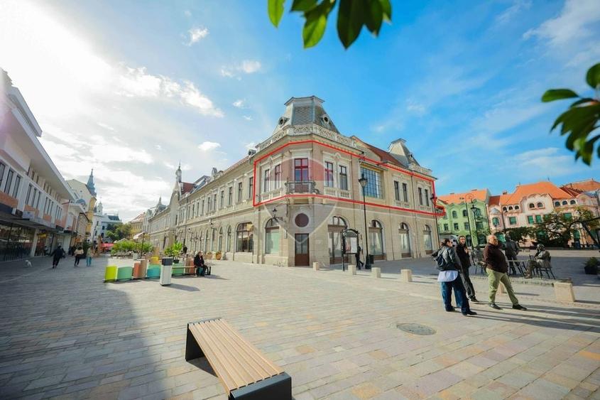 Apartament cu 4 camere semidecomandat, mobilat în Ultracentral
