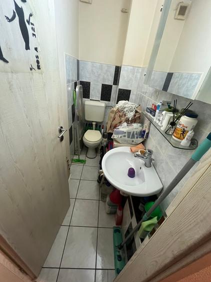 Apartament cu 3 camere decomandat în Tineretului