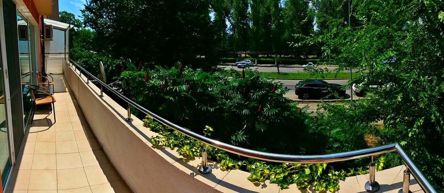 Apartament cu 3 camere decomandat, mobilat în Central