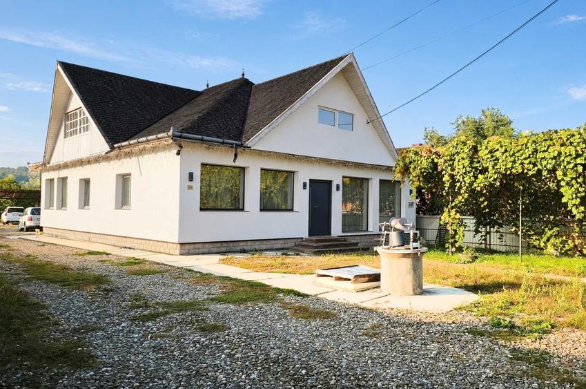 Casă cu 4 camere în Bogdănești