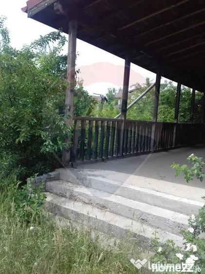 Casă cu 5 camere cu Teren 619 Mp în Domnești