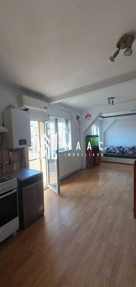 Apartament cu 3 camere semidecomandat, mobilat în Mihai Viteazul